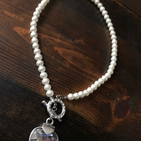 Anne Klein pearl toggle necklace - Picture 2 of 5